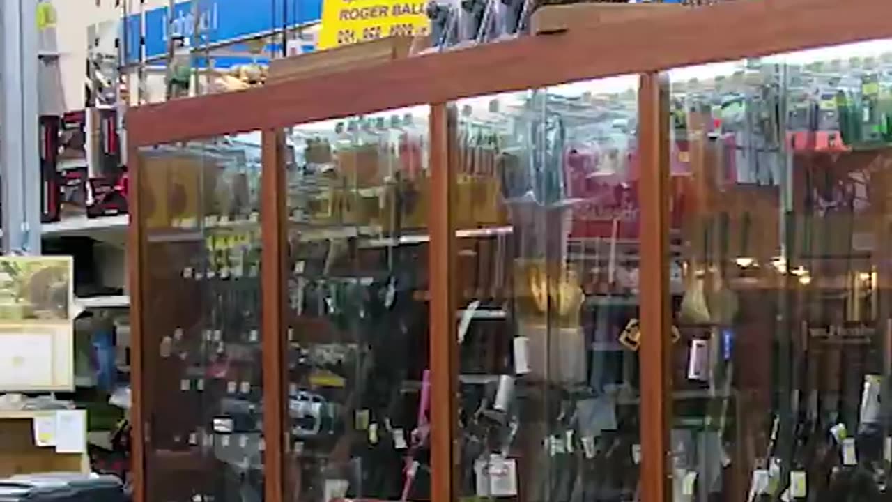 😂Stock up! GUNS IN THE U.S.