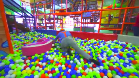 Blippi Learns Colors at the Indoor Play Place (LOL Kids Club)