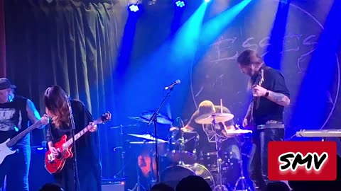 #ShittyMillennialVideos 📱📹🎬 Esses ♾️ - Low 👇🌱🌍 @ Star Theater Portland, OR 09/26/2025