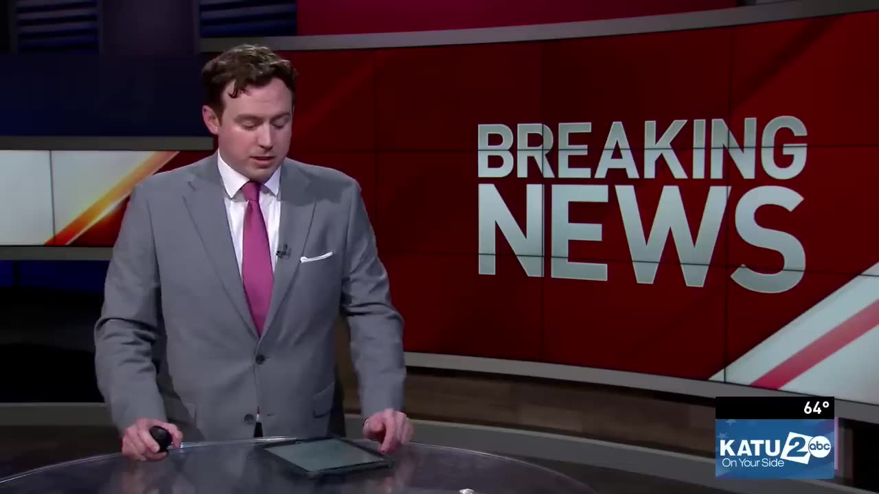 Protesters rally outside Portland ICE facility as Trump says hes deploying troops