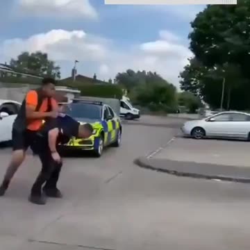 Welcome to the uk 🇬🇧 police manhandled