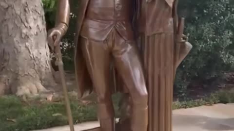 White House displays George Washington statue in Rose Garden