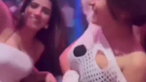 Beautiful cute girl dance in 🌃 club party 🎉🥳💋👄💃💔🍷💋🫦🍾