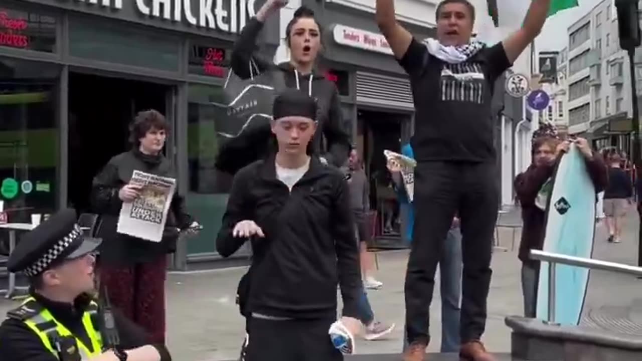"Free Palestine, F*ck England" You can’t make this up
