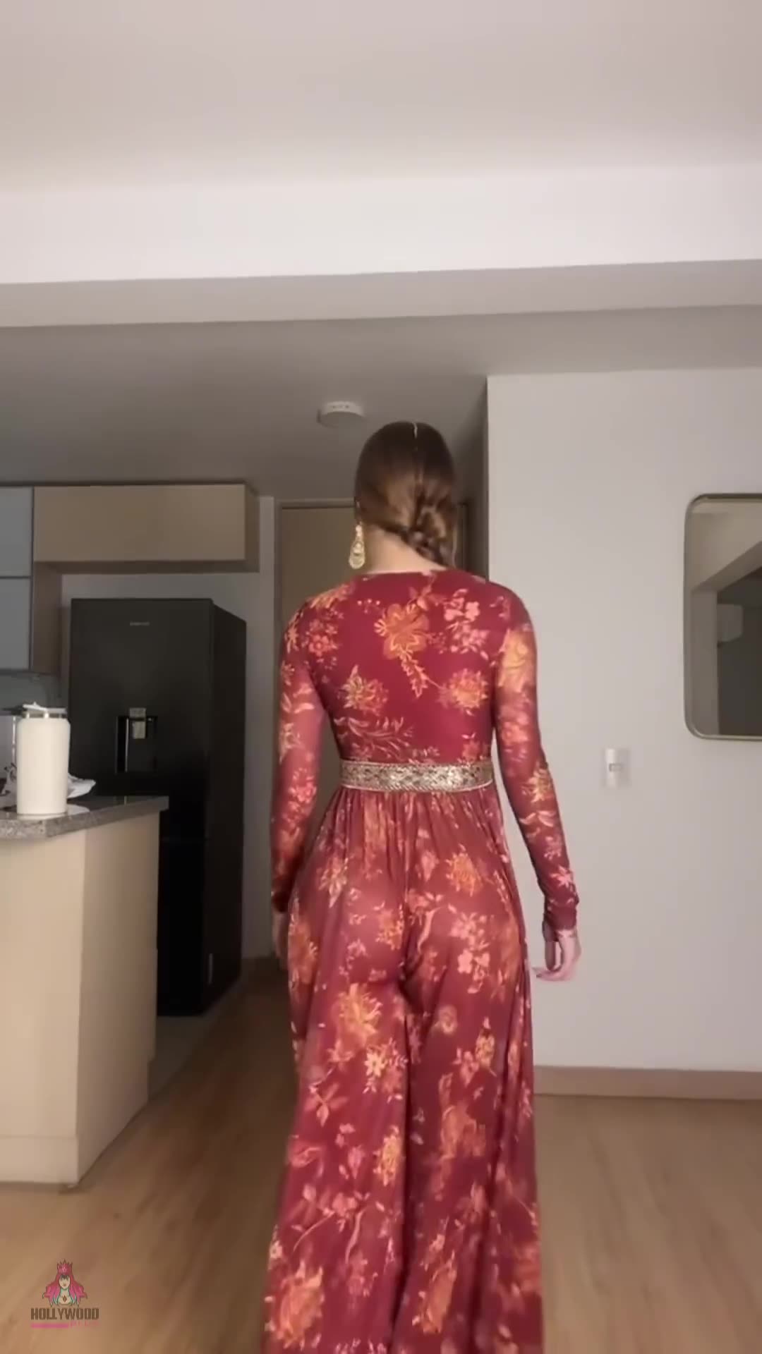 Laura Sahar_ Most Attractive Body Shape Woman _ Bio & info.