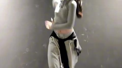 SCREAMING hot! | Adorable Ivory Skinny Pants Tempting K-Pop Cover - Daily Beauty EP 444