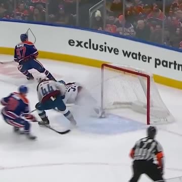Colorado Avalanche - Mackenzie BLOCKwood doing what he does best 🚫