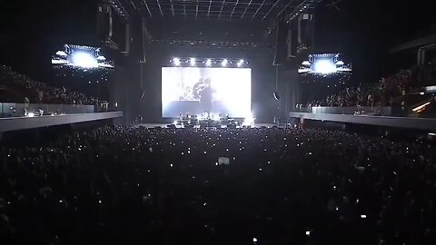 alles eine Riesen-Show 🎸 Keine KI: Milei rockt Stadion in Buenos Aires