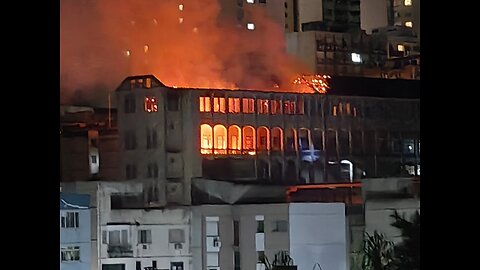 Incêndio destroi o Colégio Marista, em frente à antiga Reitoria da Universidade Federal de Santa Maria