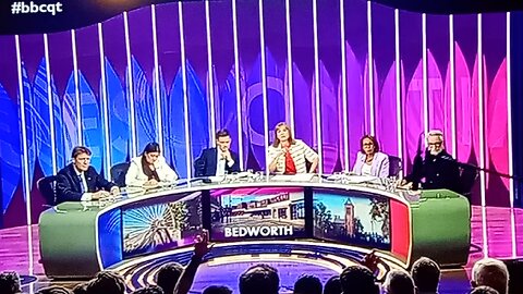 #bbcqt , #bbc, question time looks more like a room with a few 