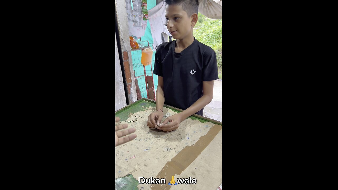 100₹ le kar aaya ye customer. #dukan