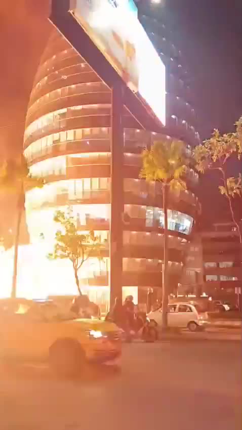 Car bomb explodes near mall in Guayaquil, Ecuador