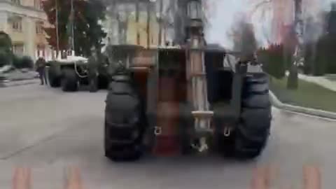 New Russian RC Construction Vehicle Backs Over Driver During Demonstration