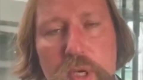 Rechtsradikale Tofuwürstchen, rüpelhaftes Russland, untreue USA und demokratische Selbstverzwergung.