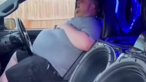 Belly Speaker