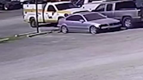 Surveillance video captures the plane crash in Fort Worth, Texas. - WFAA 10H Ago