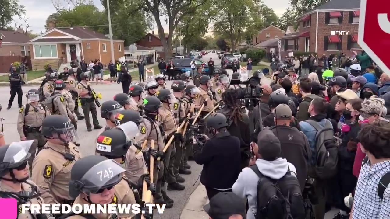 Arrest made as Anti-Ice protestors clash with Illinois State Troopers outside ICE detention center