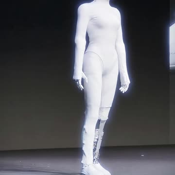 The evolution of Chinese androids...this Iron is going to be a hit.