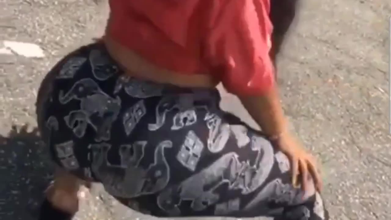 Sexy Thick Ghetto Twerking Huge Gigantic Butts