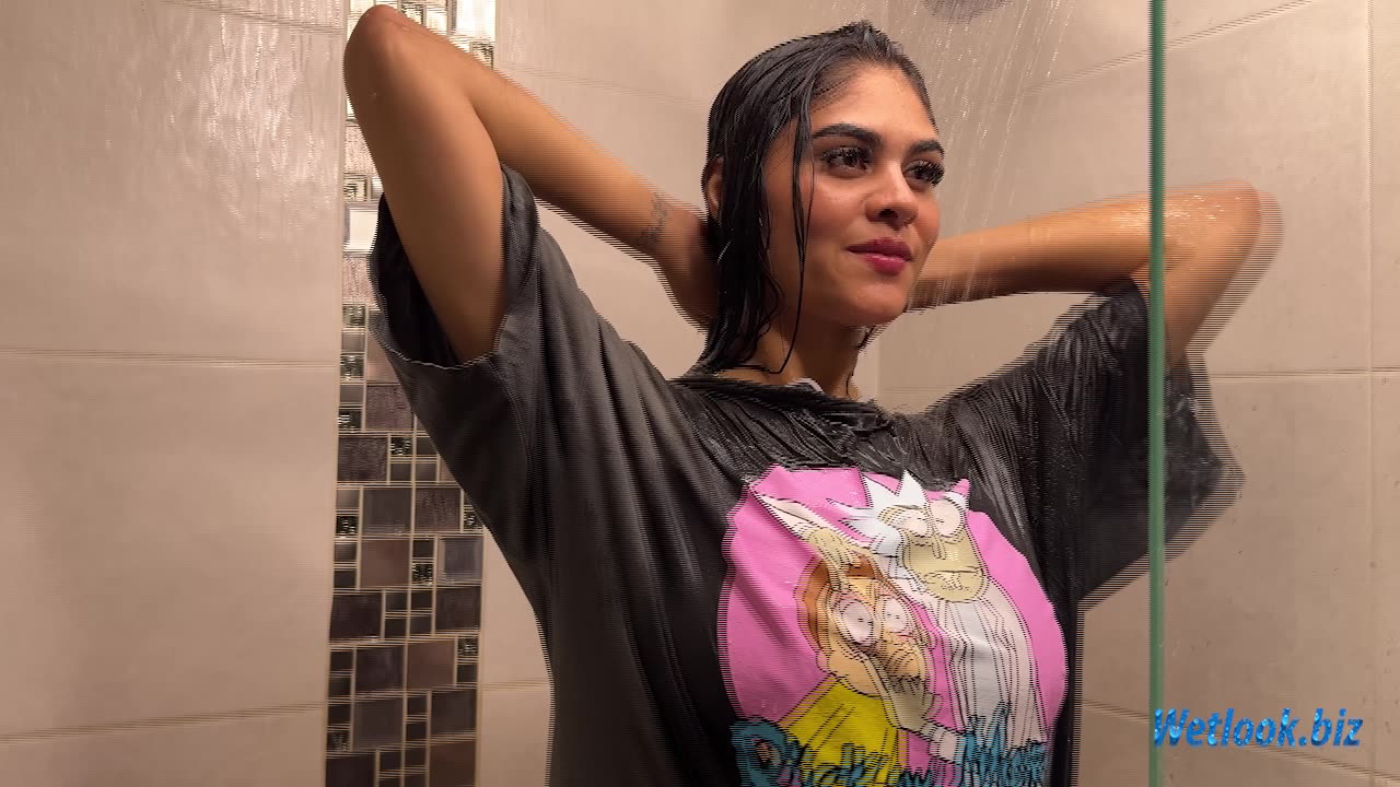 Wetlook girl Gets Soaked in Rick & Morty Tee and Pink Shorts | Wetlook Shower Fun
