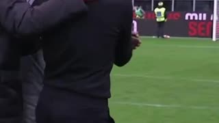 Sérgio Conceição and Davide Calabria fight up 🤯