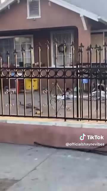 “大揭露24”為什麼旁邊房子都燒毀了，這間卻沒事？因為這間“沒有裝智慧電表”！不知道有沒有住加州的戰友，可以去詢問沒燒掉房子的屋主們驗證看看？！