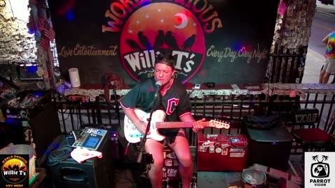 LIVE Music Everyday!