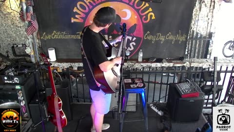 LIVE Music Everyday!
