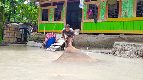 How are you fishing in front of your house in the floodwaters?Fish in flood water