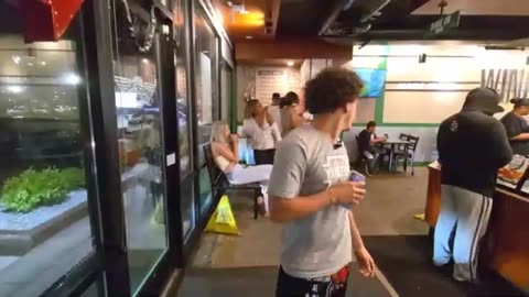 TRYING THE HOTTEST WINGS IN PUBLIC 🔥 GOD GOT US FUNNY 4'9 DWARF 3K SOON !DISCORD !tts