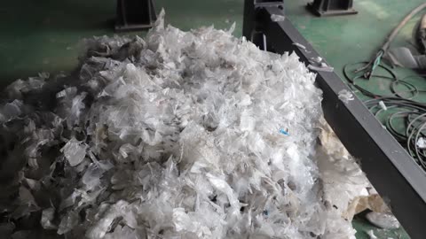 Twin-Shaft Shredder for Plastic Film Test!