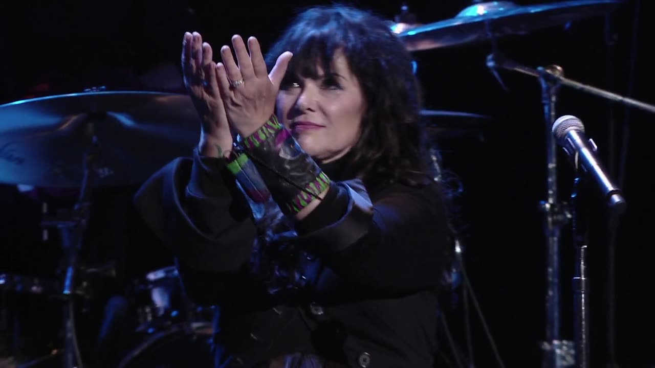 Silver Wheels / Crazy on You - Heart (live)