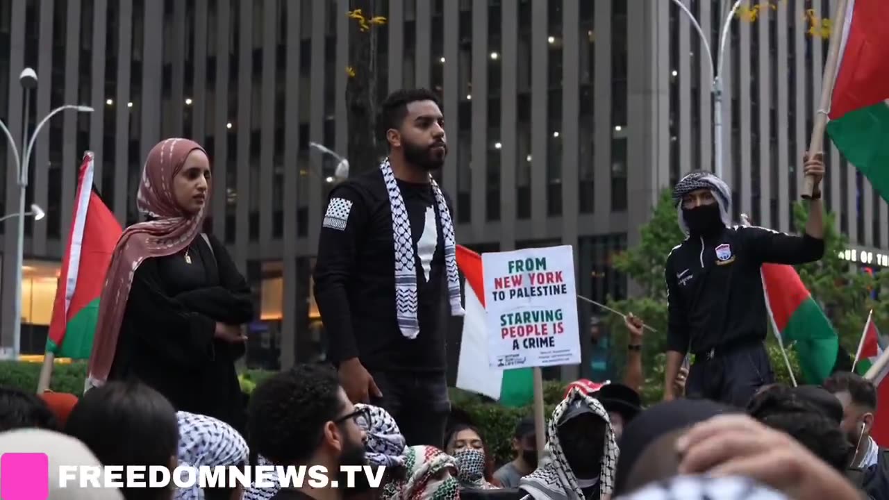 Islamists in NYC waving Hamas flags declare that they will presumably carry out attacks in the US