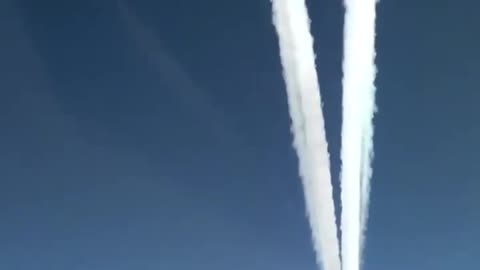 At the crossroads of airways, it's always nice to meet the Queen of the Skies.