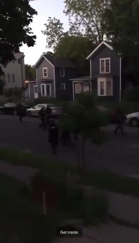 🟢 FLASHBACK: Minnesota National Guard SHOOTS Paintballs At Citizens Who Refuse To Go Inside (2020)