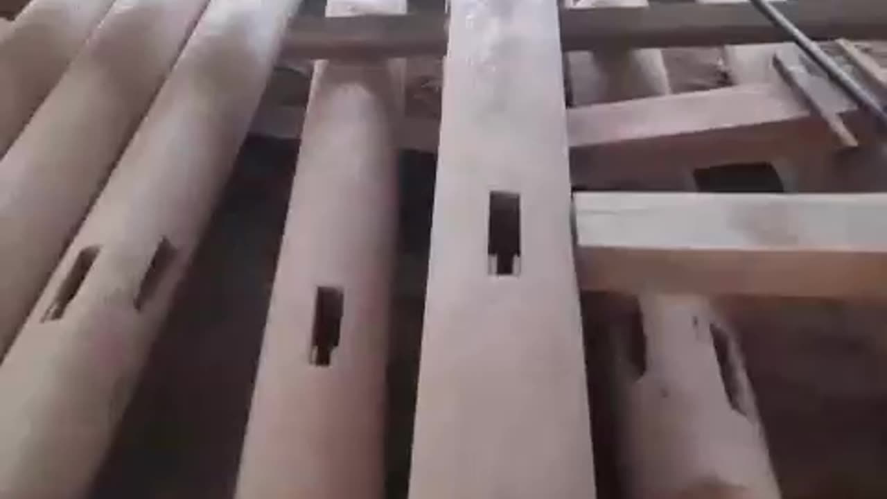 PROCESS OF PROCESSING WOODEN HOUSES MEDIA OF VIETNAMESE ETHNIC ETHNICS