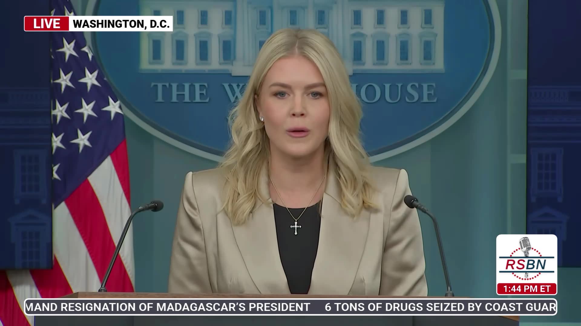 WATCH FULL: Karoline Leavitt Holds a Press Briefing - 10/3/25