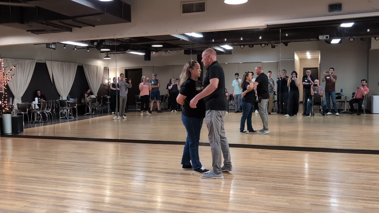 West Coast Swing @ Studio 22 with Wes Neese 20251015 220028515