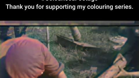 British Troops Analyze Captured Weapons #ColourisedHistory