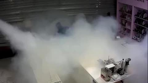 Thieving Burglars Fogged out of their Crime en masse