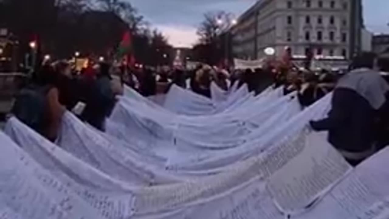 In Vienna, they surrounded Christmas markets and called for Islamic jihad.