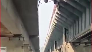UP Bus Loses Control, Narrow Escape on Ganga Bridge