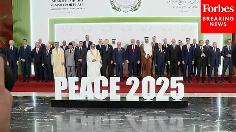 President Trump Meets With World Leaders And Takes A Photo At A Peace Summit In Egypt