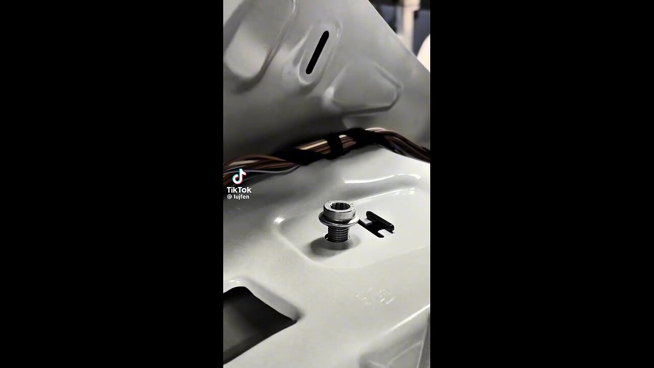 Car bolts