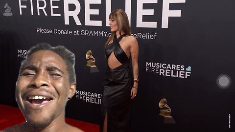 Miley Cyrus At The Grammy Awards Ceremony On The Red Carpet