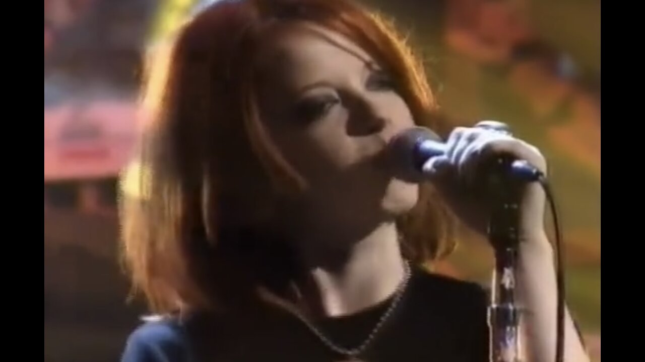 I’M ONLY HAPPY WHEN OT RAINS ~ GARBAGE ( LIVE SNL )