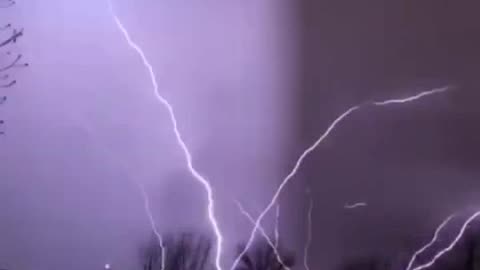 Upwards Lightning