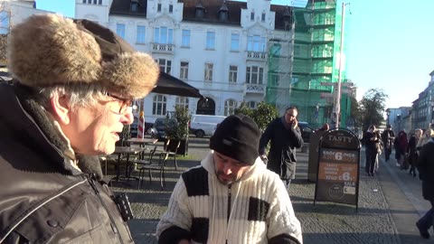 Schüler beten für den Straßenprediger !