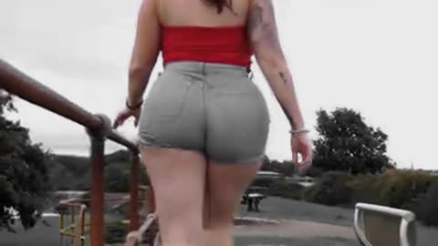 Beautiful Girls, Bold Moves