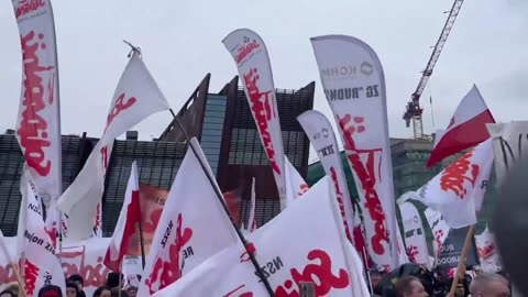 🔴 W tym zardzewiałym pudle spotykają się szkodnicy z Europy na czele z Ursulą